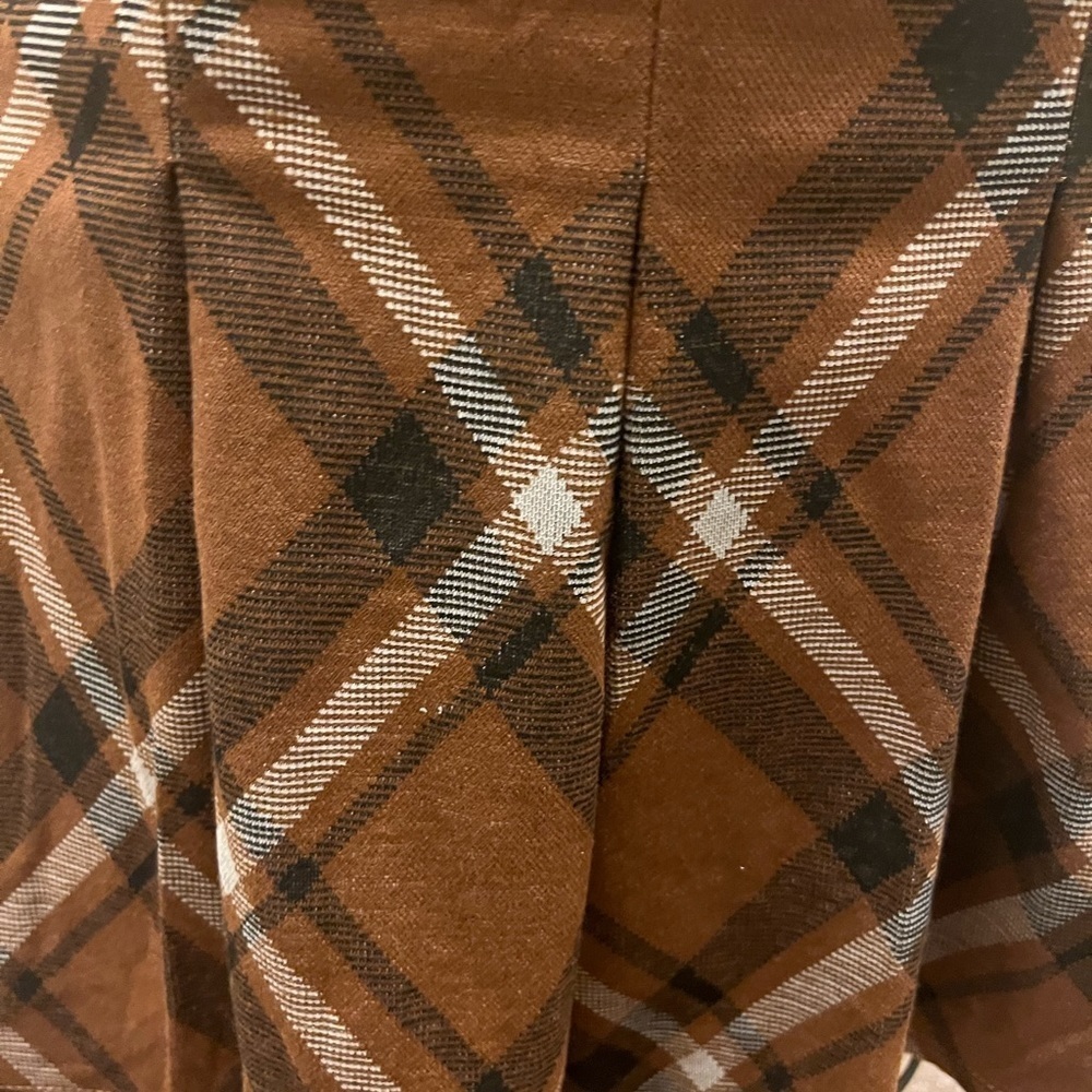 PLUS Size Plaid Mini Skirt - Picture 3 of 5